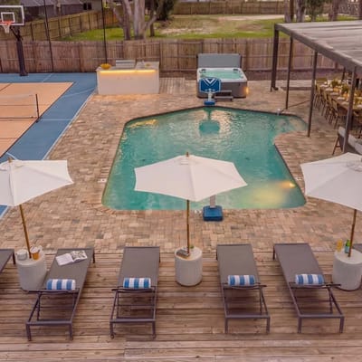 Family Resort—Pool—Pickleball—Mini Golf—Volleyball